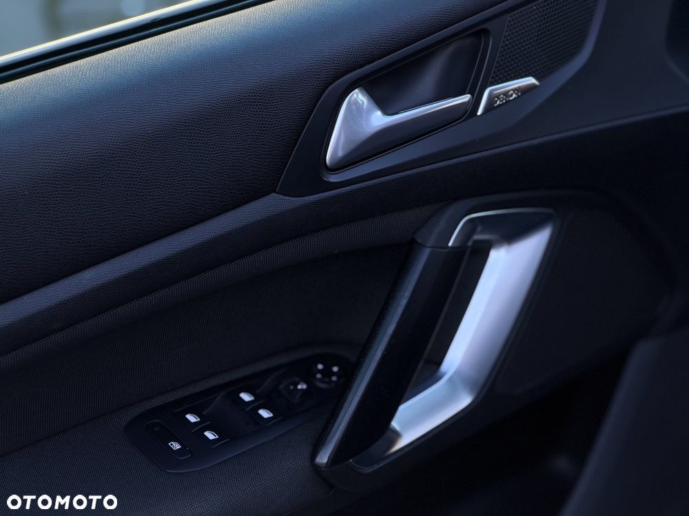 Peugeot 308 BlueHDi 150 EAT6 Stop & Start GT-Line Edition - 23