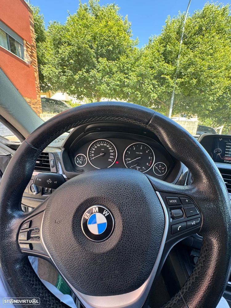 BMW 318 d Touring Line Luxury - 19