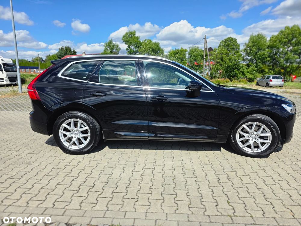 Volvo XC 60 T8 AWD Plug-In Hybrid Momentum - 4