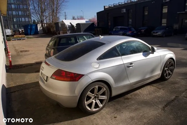 Audi TT Coupé - 17