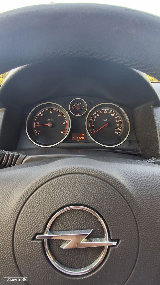 Opel Astra 1.3 CDTi Enjoy - 24