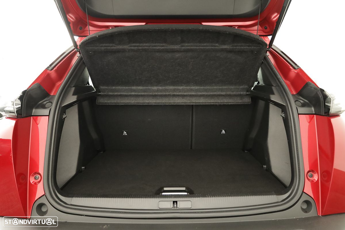 Peugeot 2008 1.2 PureTech Allure EAT8 - 24