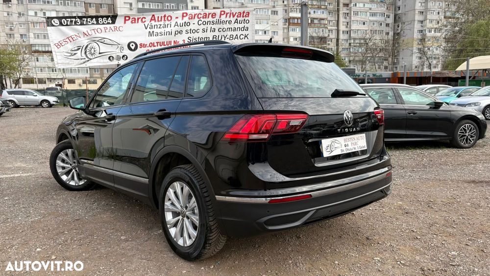Volkswagen Tiguan - 31