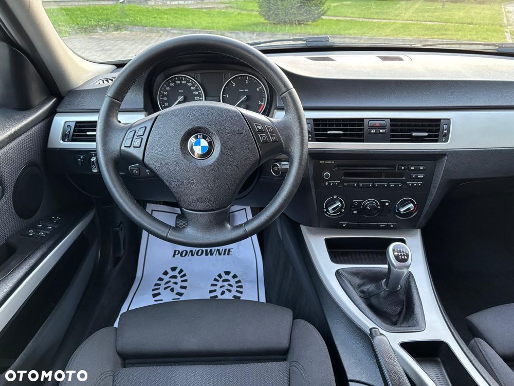 BMW Seria 3 318d DPF Edition Exclusive - 25