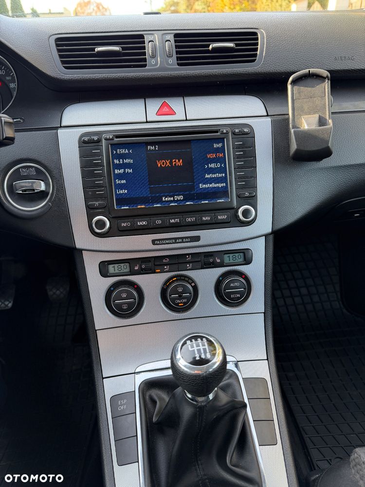 Volkswagen Passat 2.0 TDI Comfortline - 14