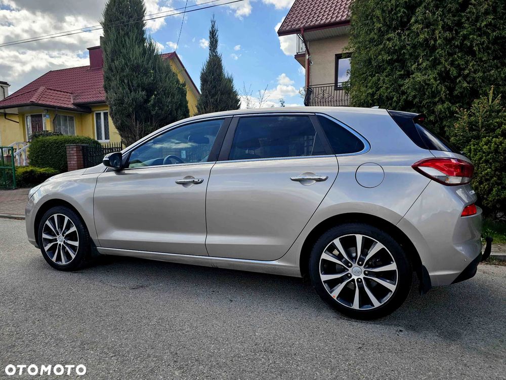 Hyundai i30 blue 1.6 CRDi Premium - 13