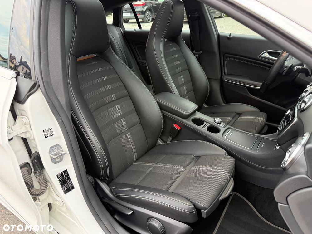Mercedes-Benz CLA 180 7G-DCT Peak Edition - 21
