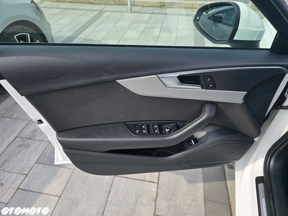 Audi A4 Limousine 35 TFSI mHEV S tronic - 36