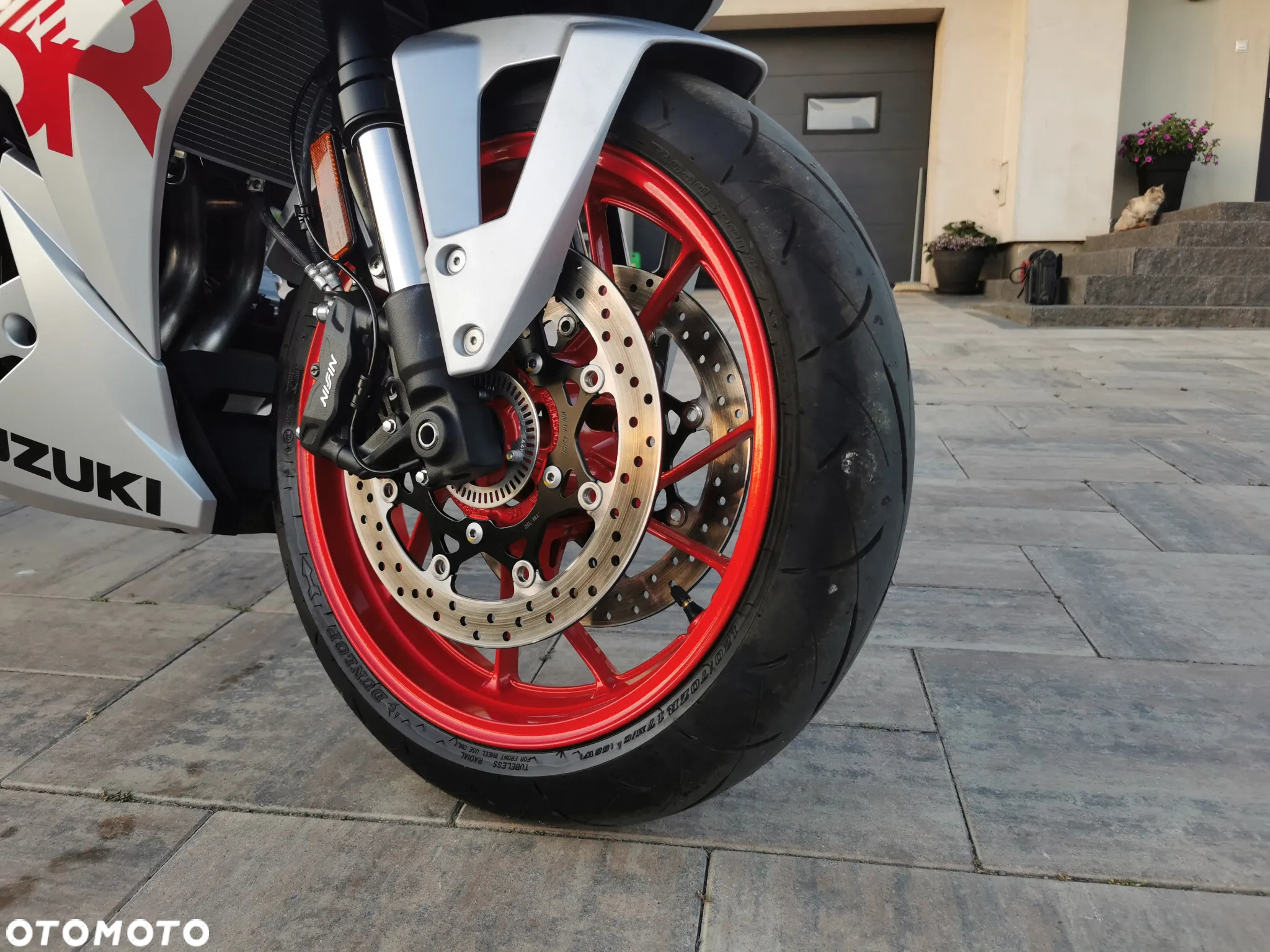 Suzuki GSX - 12