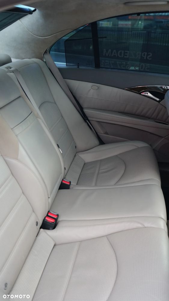 Mercedes-Benz Klasa E 63 AMG 7G-TRONIC - 21