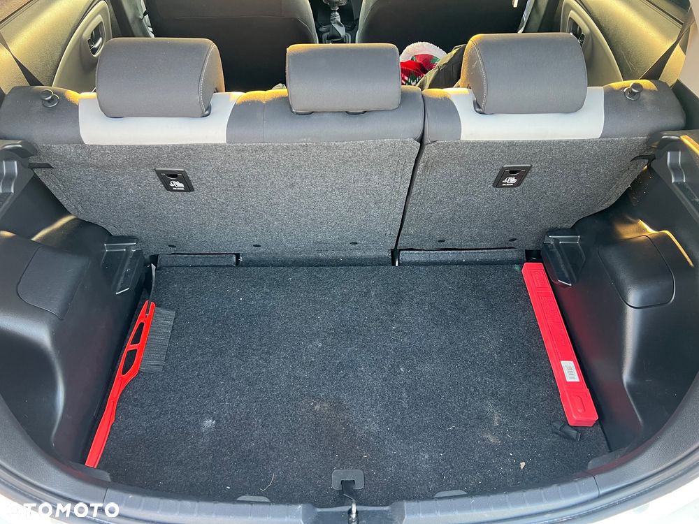 Toyota Yaris - 10