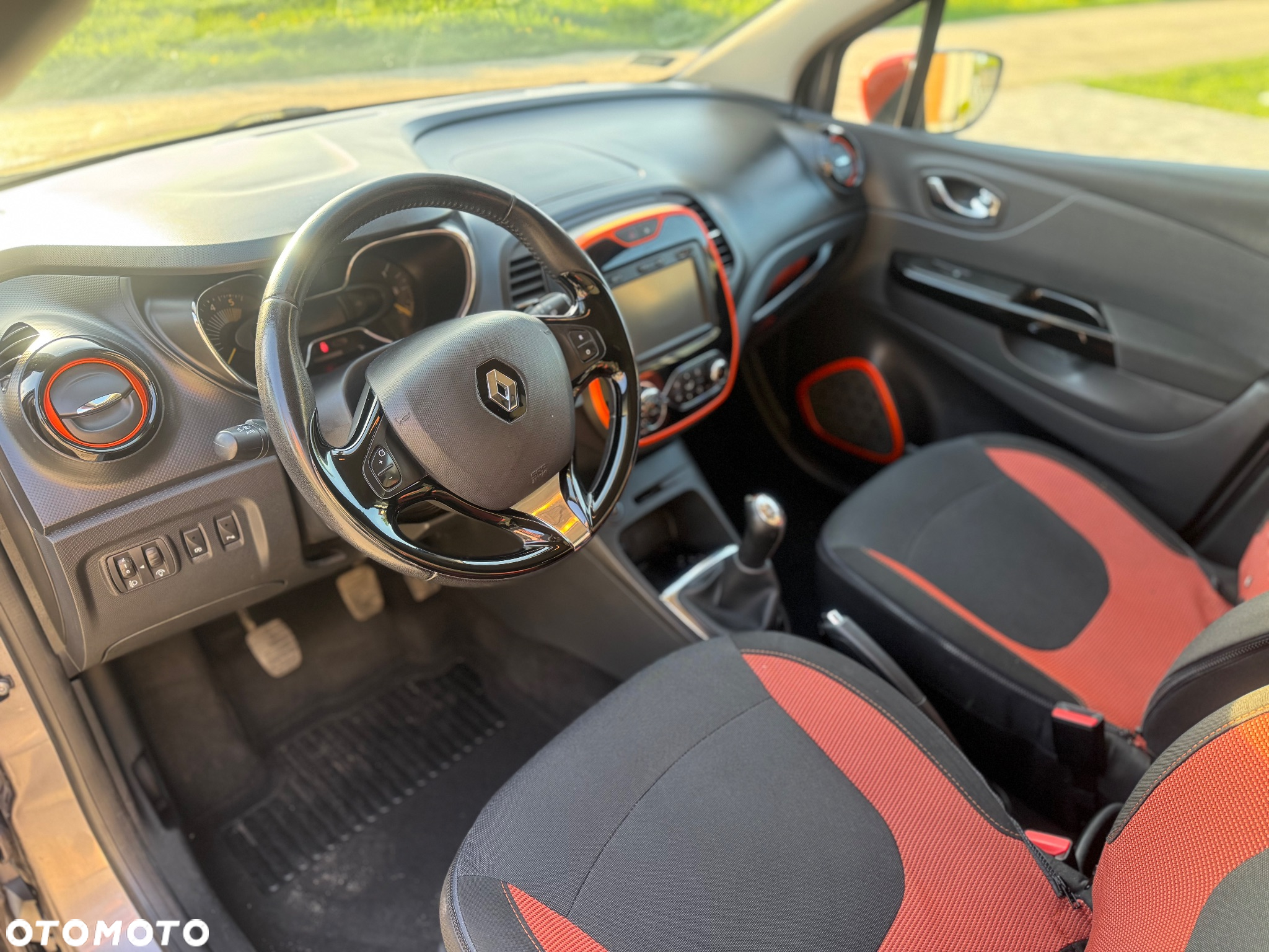 Renault Captur 1.5 dCi Energy Intens - 8