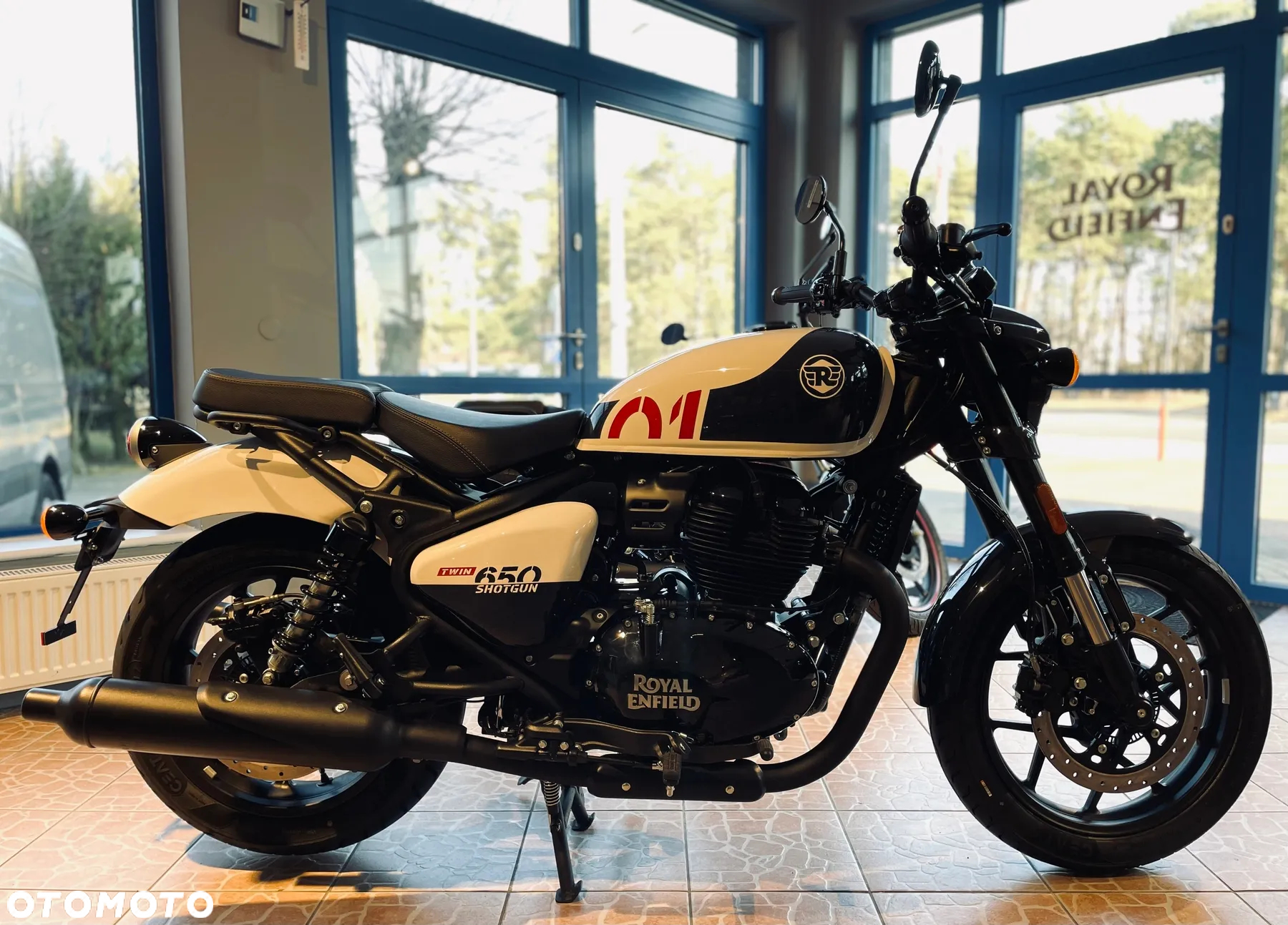 Royal Enfield Shotgun - 4