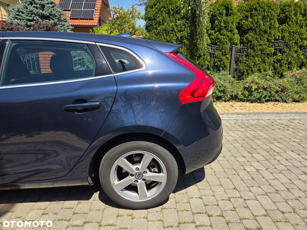 Volvo V40 D4 Drive-E Momentum - 9