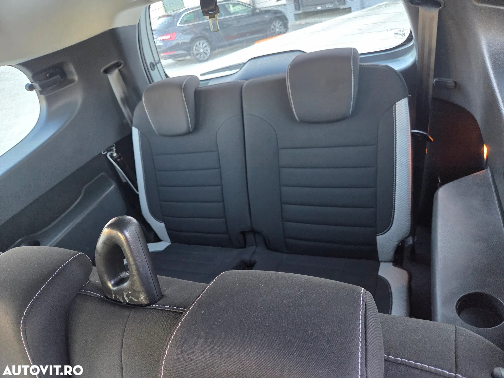 Dacia Lodgy TCe 130 GPF (7-Sitzer) Stepway - 5