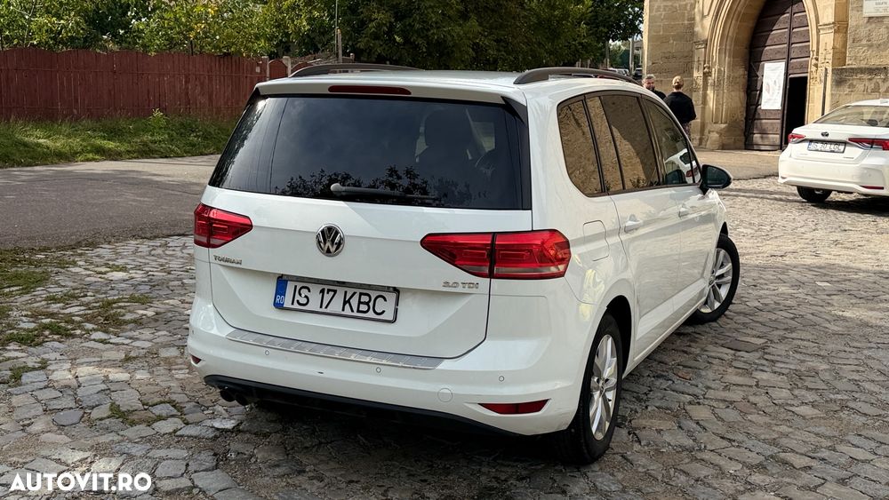 Volkswagen Touran - 4
