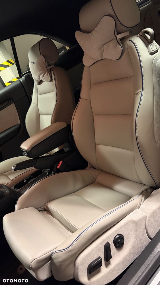 Audi RS4 Cabrio Standard - 26