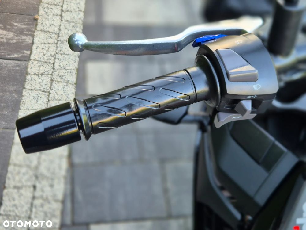Aprilia Tuono - 16