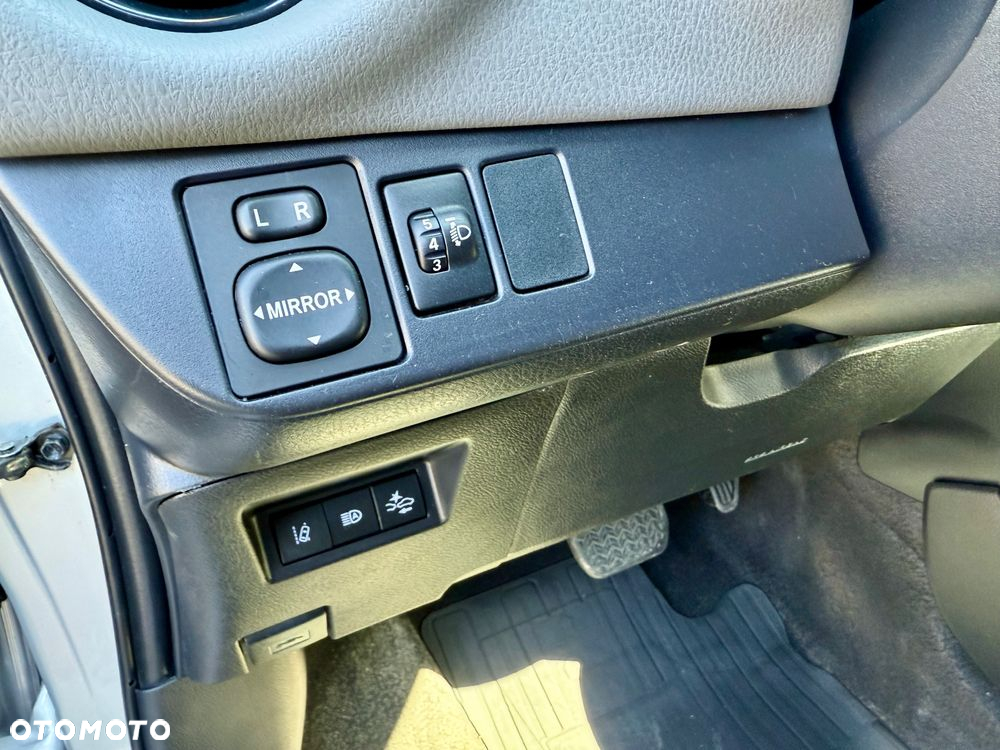 Toyota Yaris Hybrid 1.5 VVT-i Y20 Club - 24