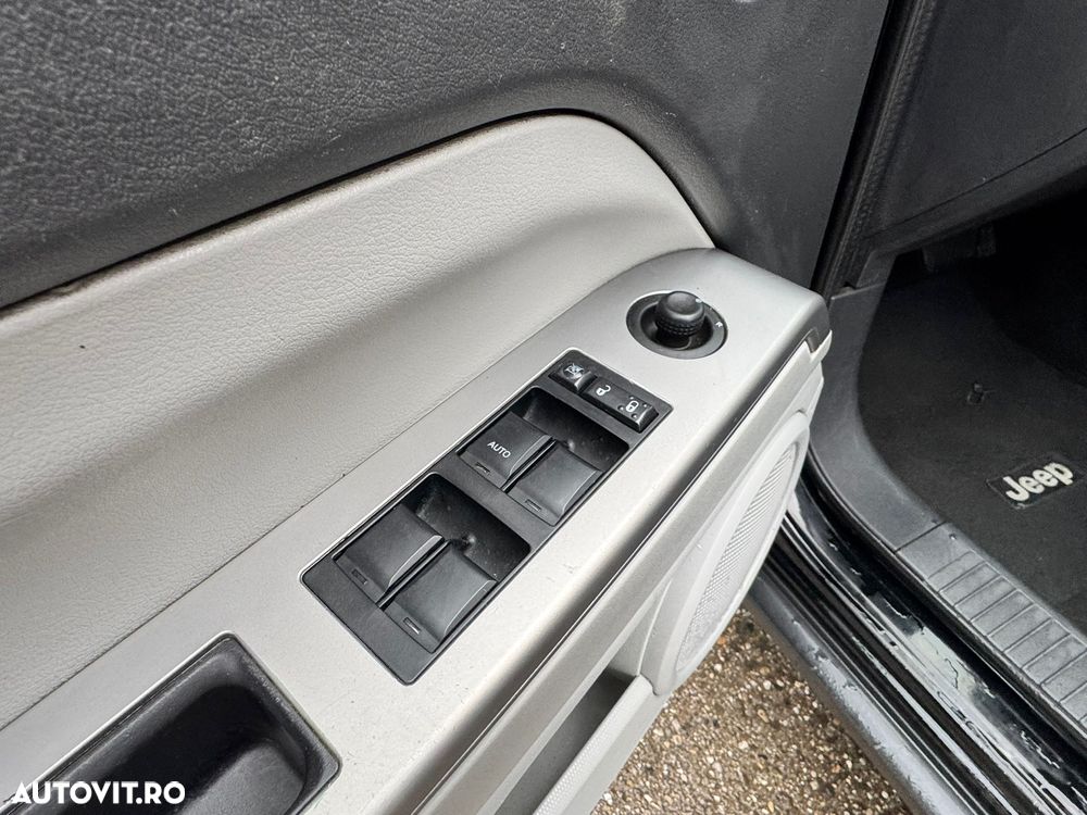 Jeep Compass 2.4I 4x4 Automatik Limited - 11