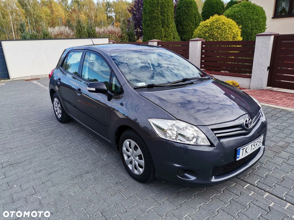 Toyota Auris 2013 photo 2