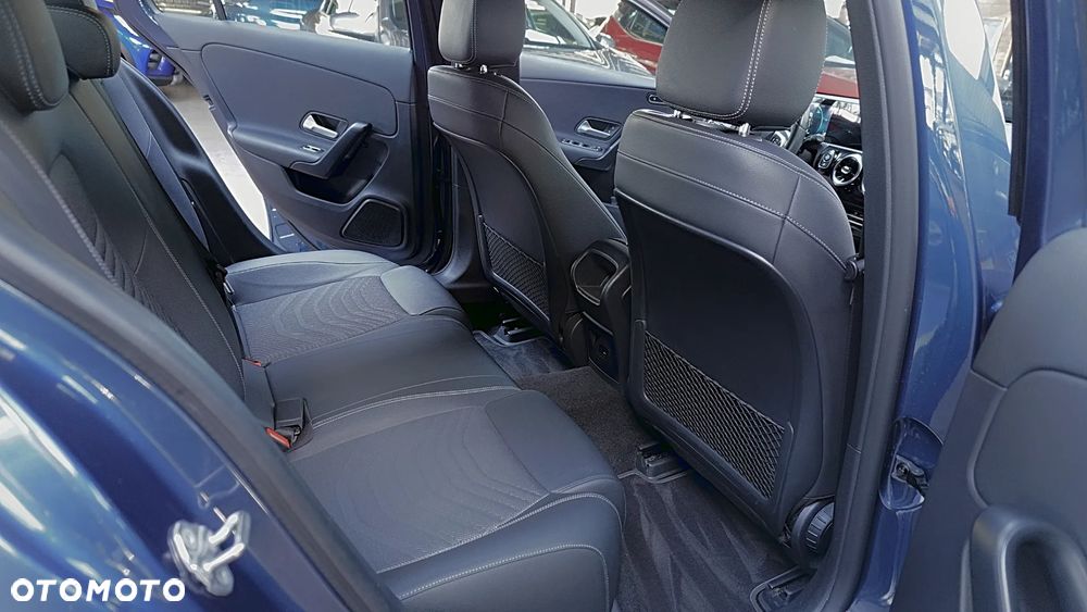 Mercedes-Benz Klasa A 180 7G-DCT - 18