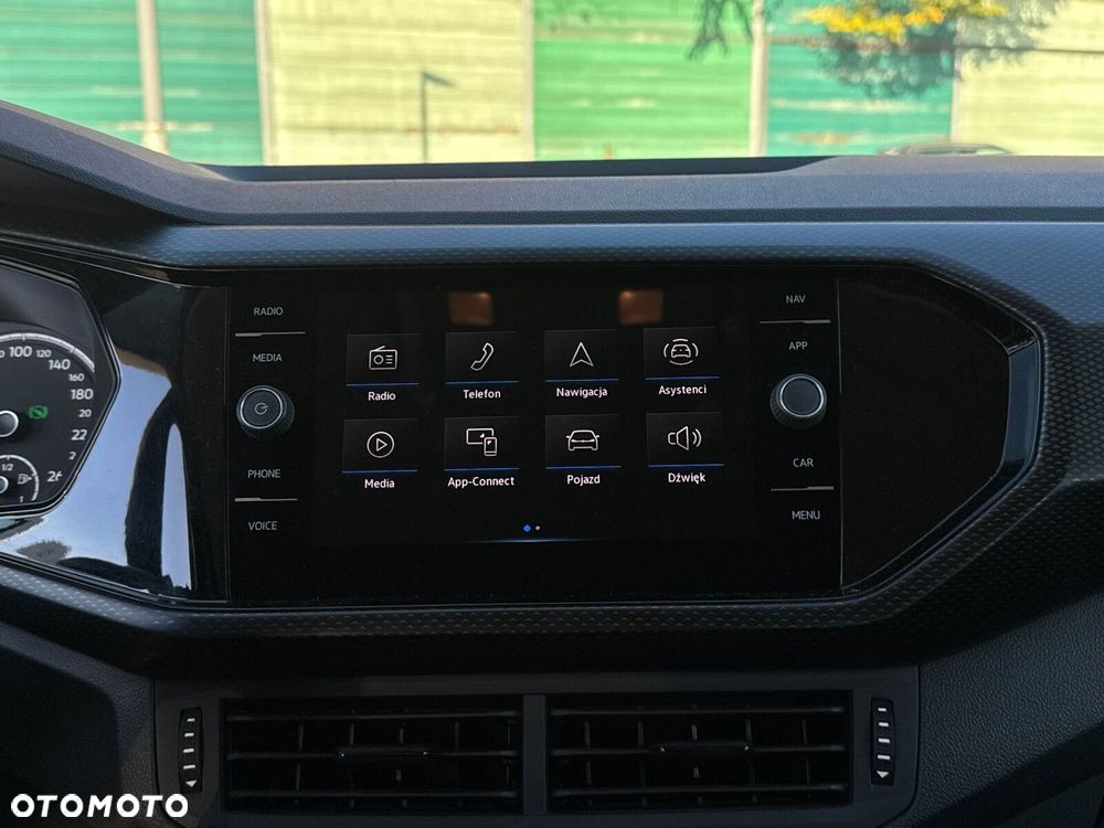 Volkswagen T-Cross - 18