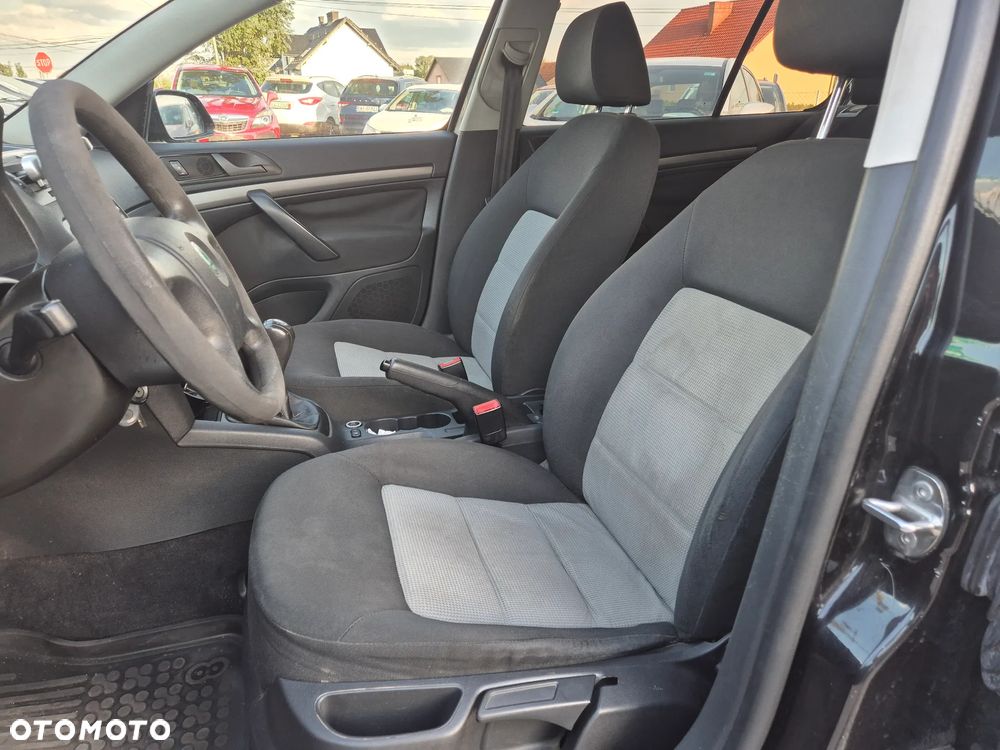 Skoda Octavia 1.6 Ambiente - 15