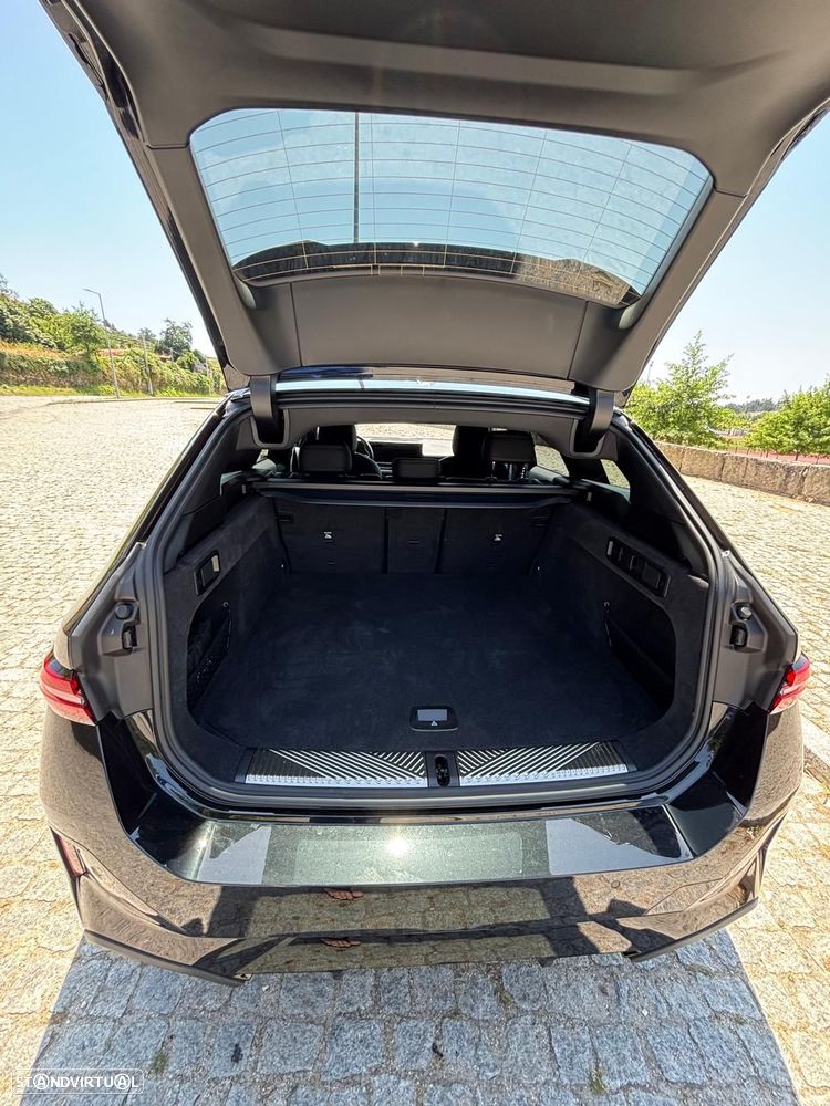 BMW 530 e Pack Desportivo M - 8