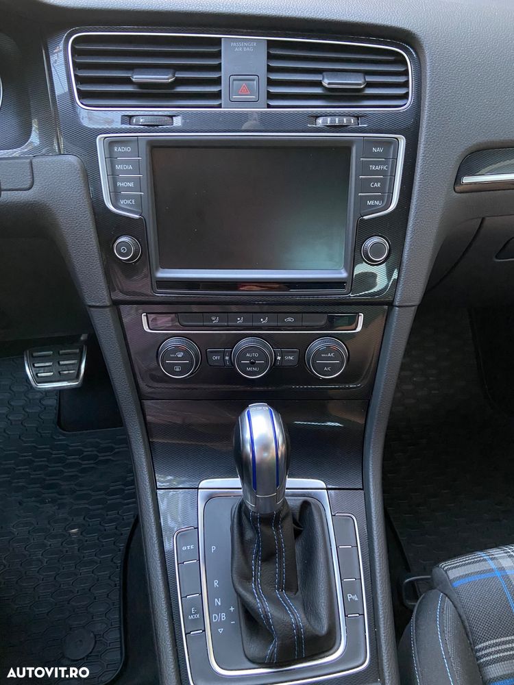 Volkswagen Golf 1.4 GTE Plug-In-Hybrid DSG - 14