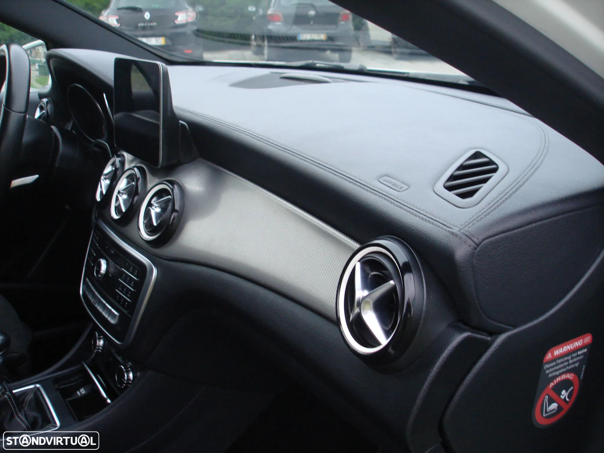 Mercedes-Benz A 180 d AMG Line - 41