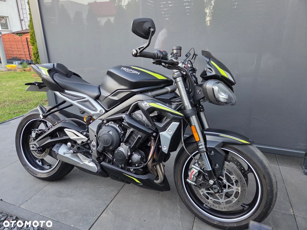 Triumph Street Triple - 10