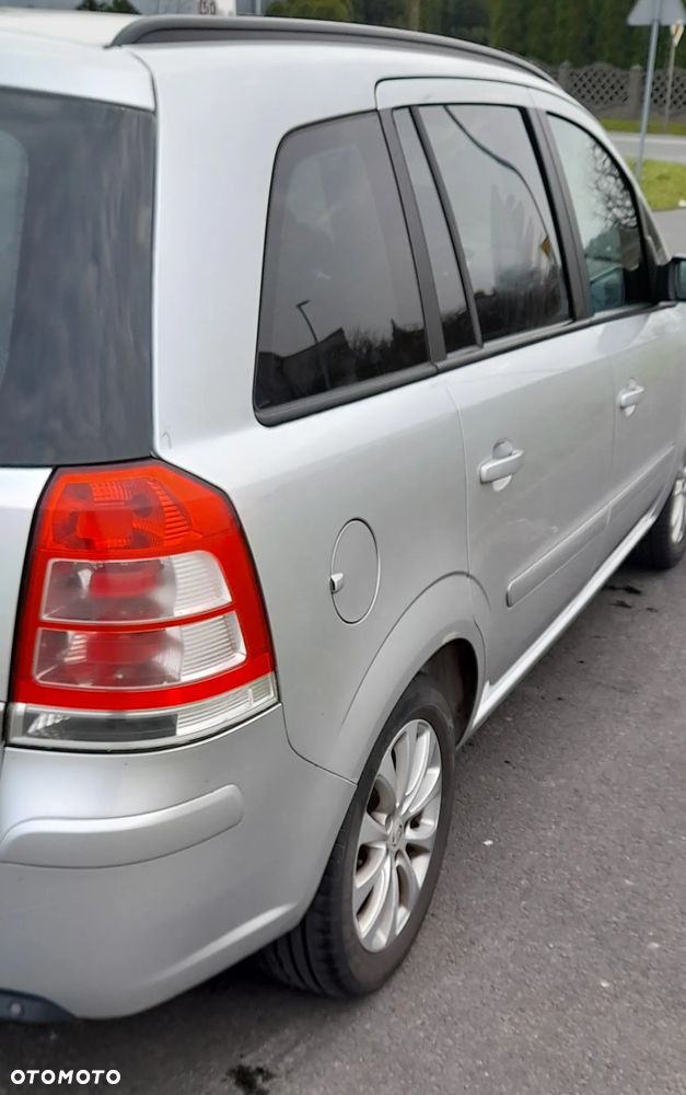 Opel Zafira - 13