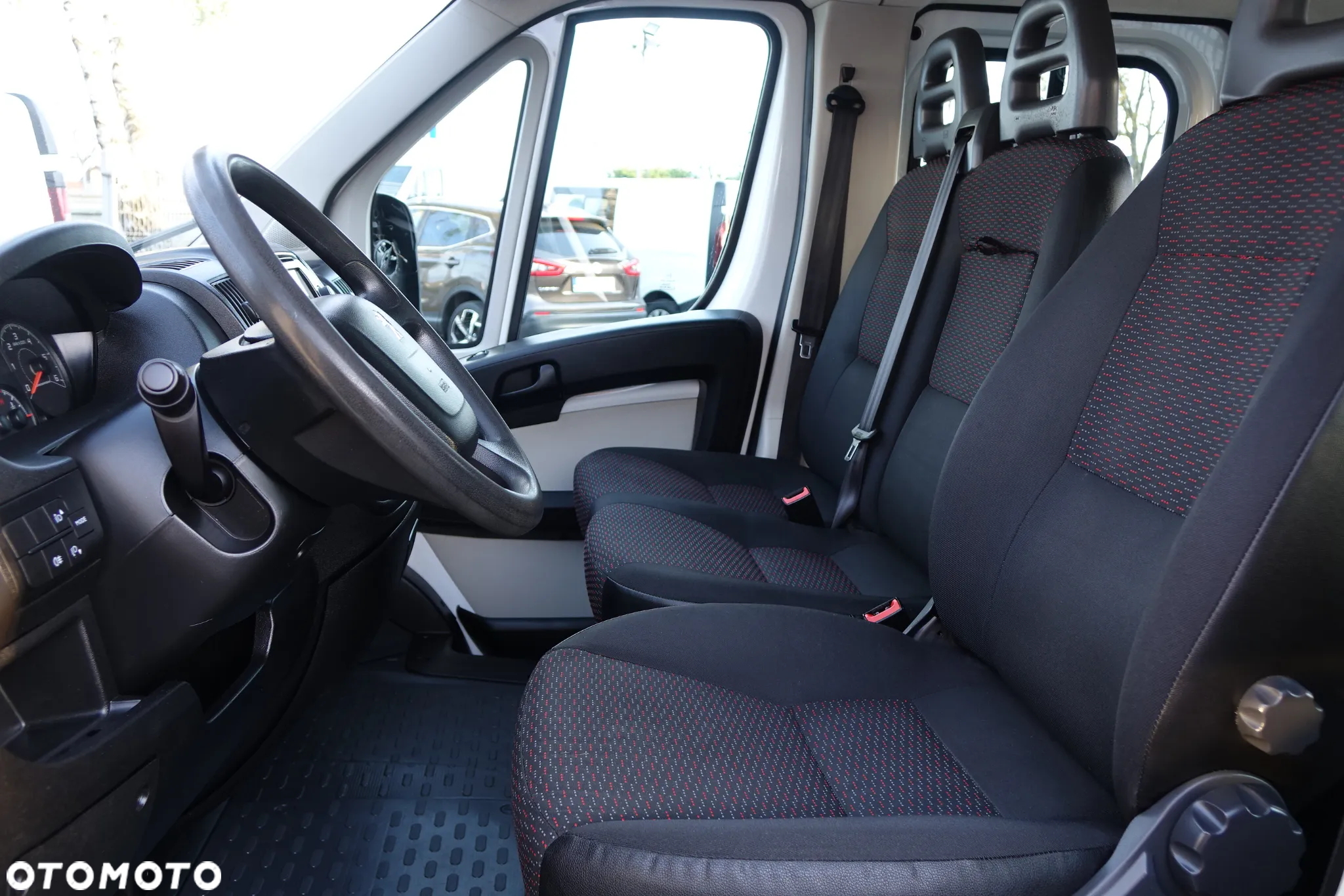 Peugeot Boxer 3.0 180KM 7-osobowy DOKA + skrzynia ładunkowa - 11