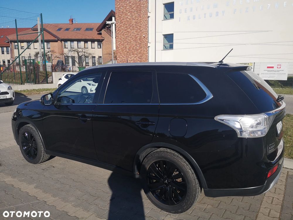 Mitsubishi Outlander 2.0 Intense + 4WD CVT - 10
