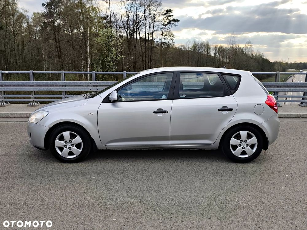 Kia Ceed 1.4 Comfort - 11