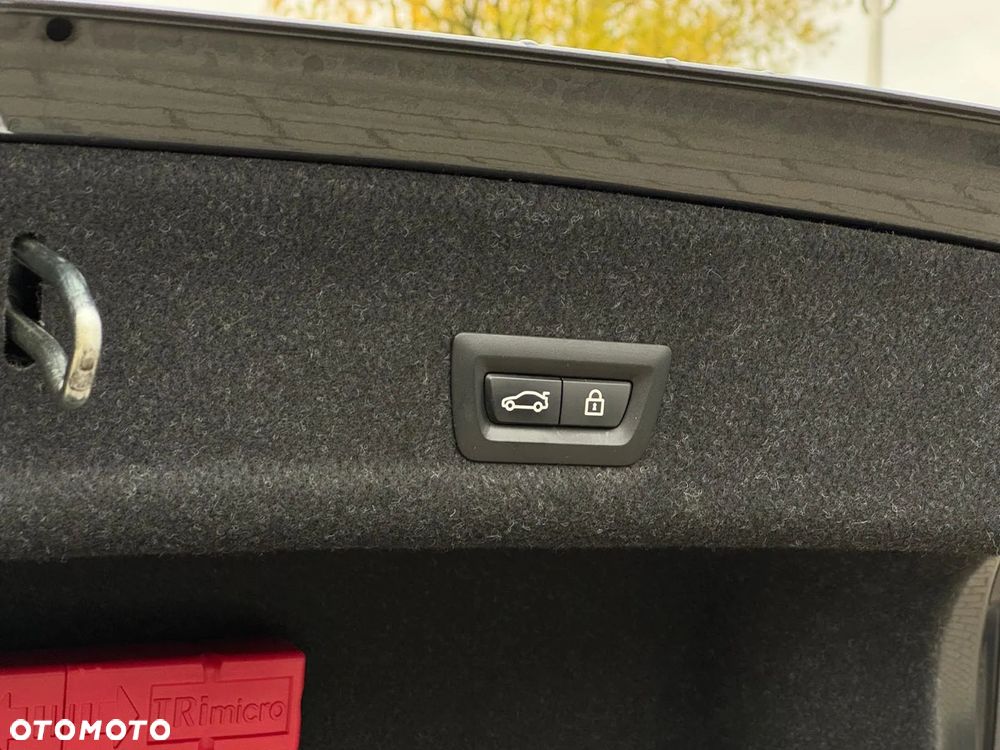 BMW Seria 3 330i xDrive M Sport sport - 35