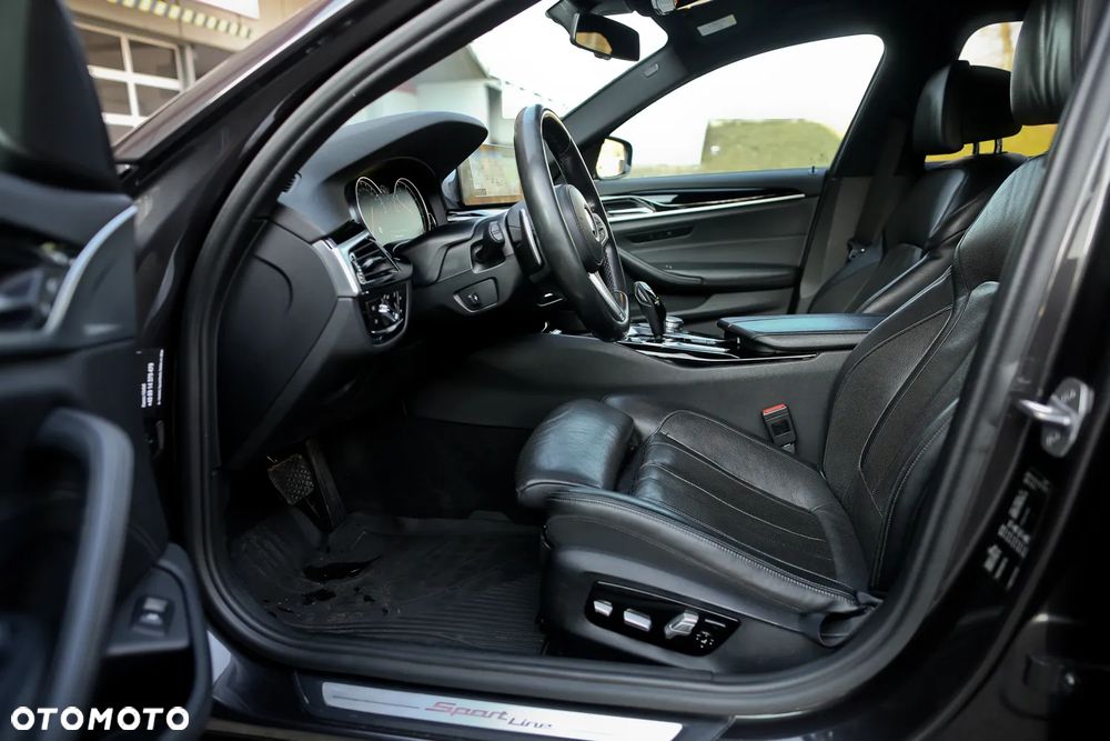 BMW Seria 5 520d Sport Line - 15