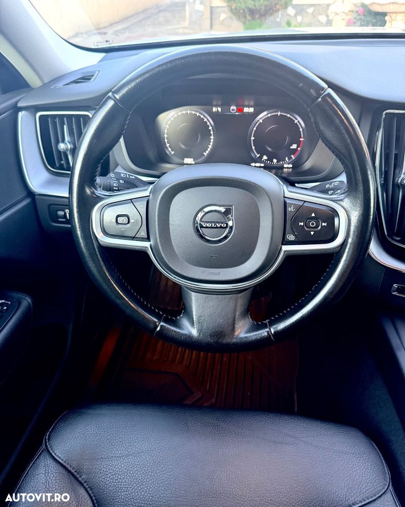 Volvo XC 60 B4 MHEV Momentum Pro - 5