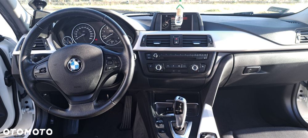 BMW Seria 3 318d - 9