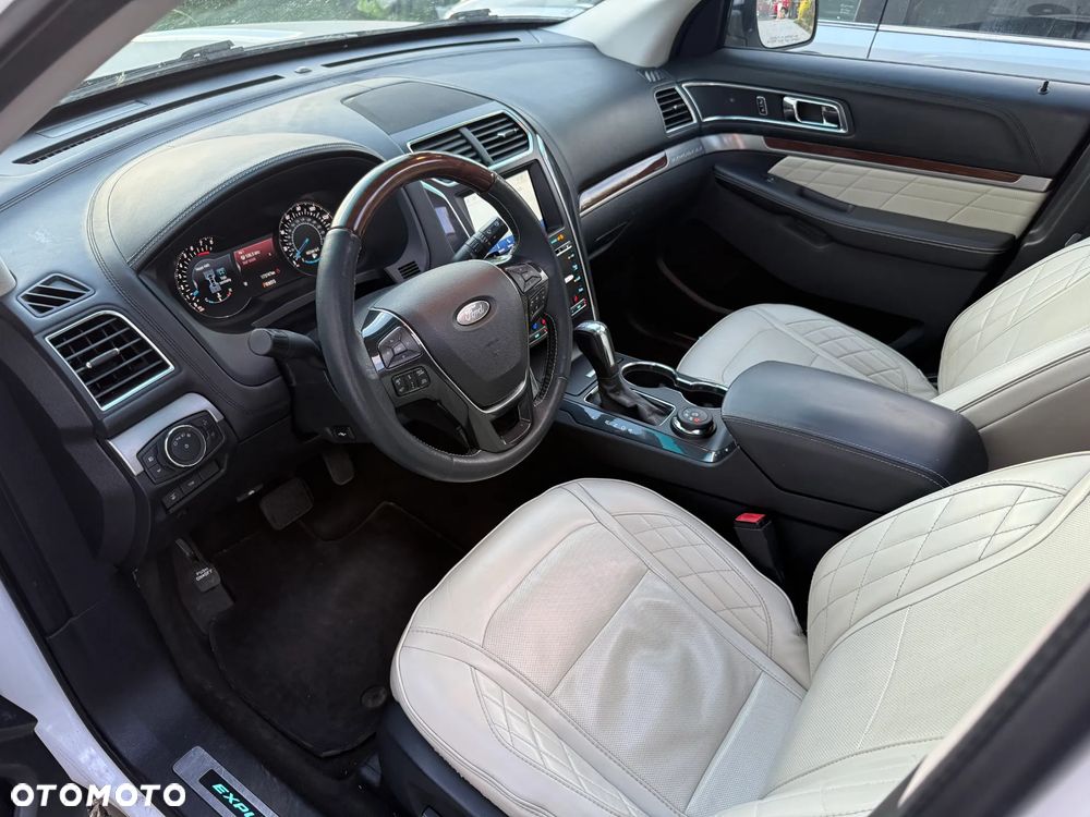 Ford Explorer - 22