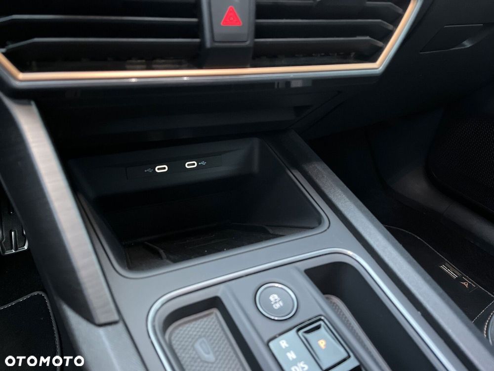 Cupra Formentor 2.0 TSI 4Drive VZ Tribe Edition DSG - 32