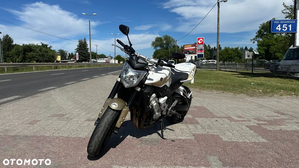Yamaha FZ - 4