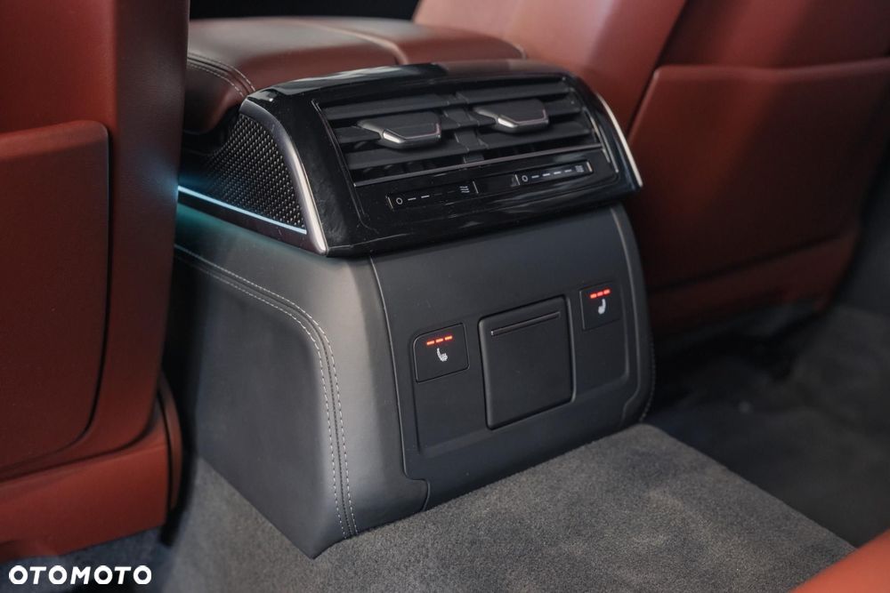 Audi S8 - 38