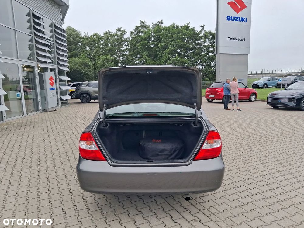 Toyota Camry 2.4 XLE - 22