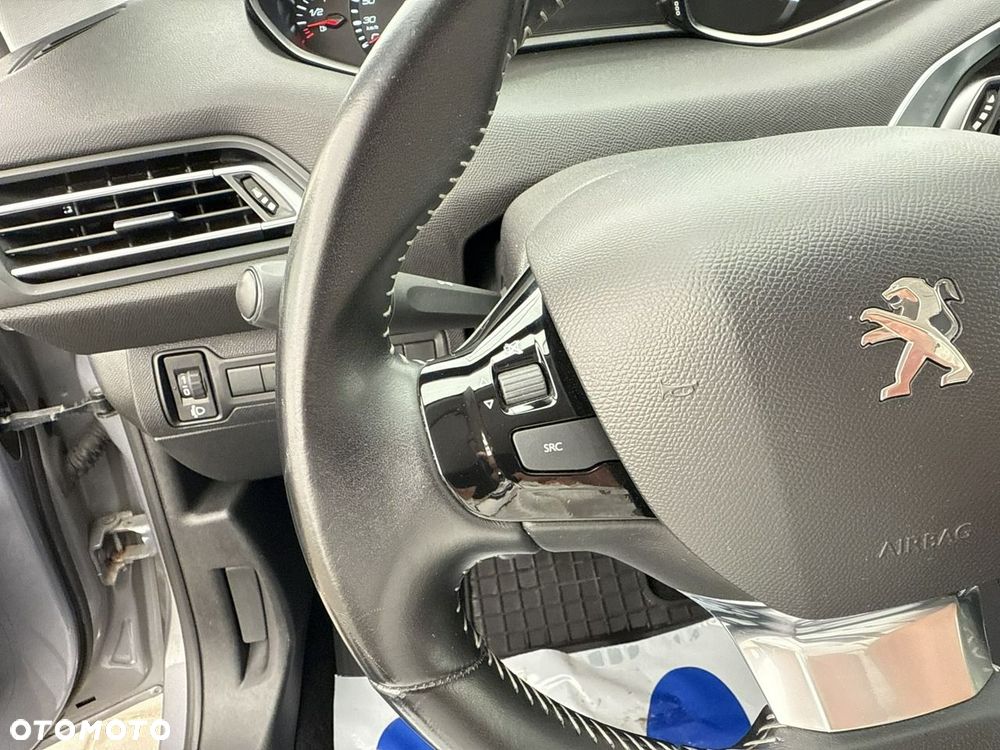 Peugeot 308 - 25