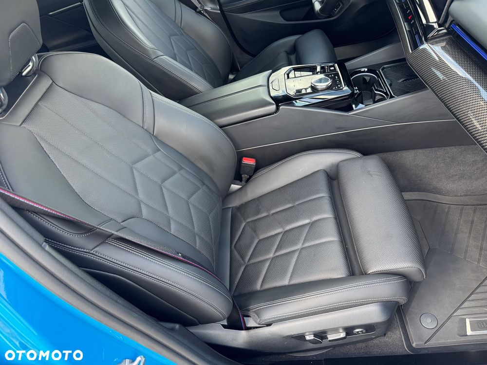 BMW Seria 5 520d xDrive mHEV - 22