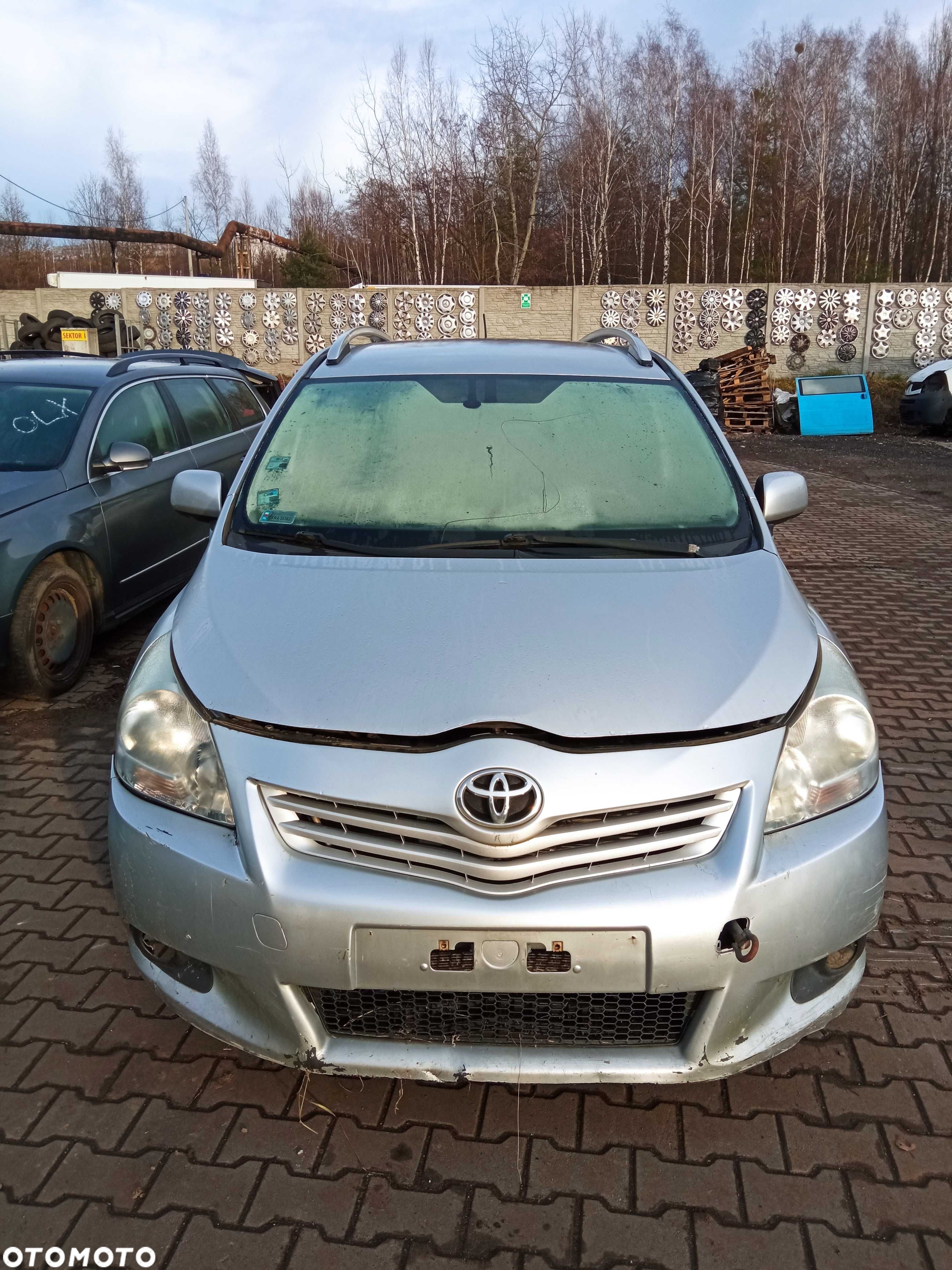 Toyota Corolla Verso 2009r *NA CZĘŚCI* - 1