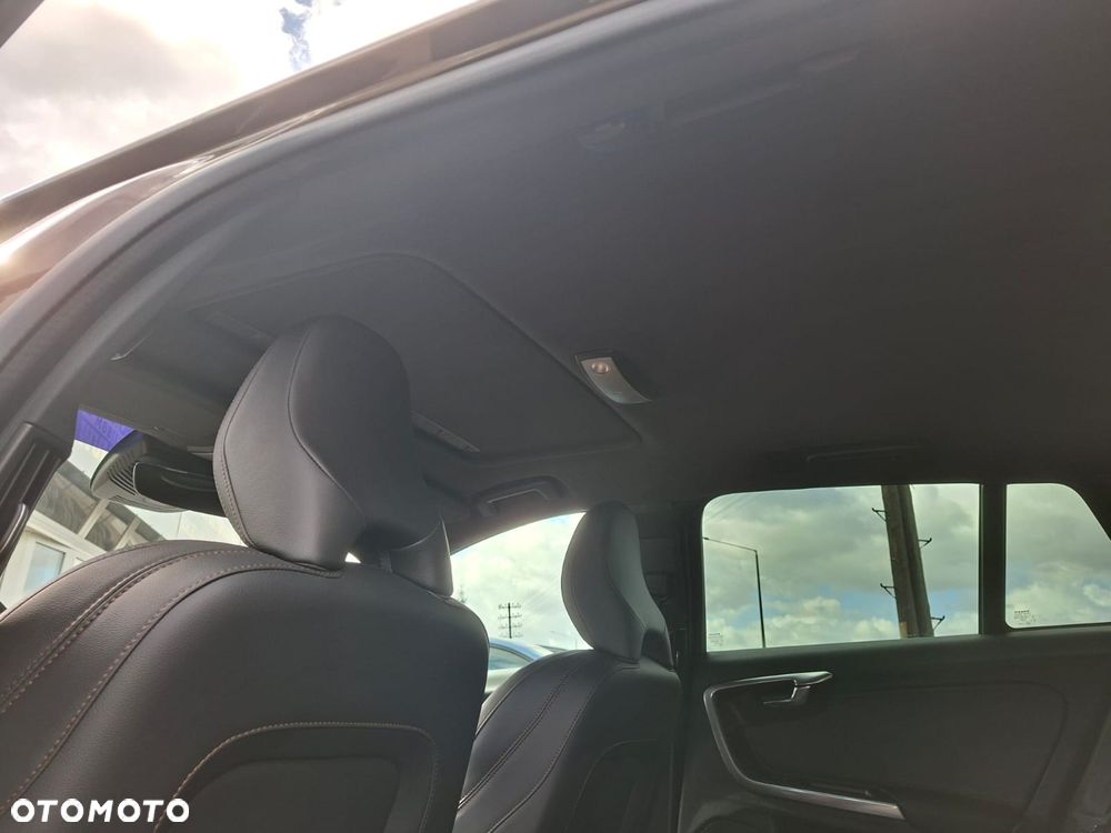 Volvo V60 Cross Country D4 Drive-E Summum - 16