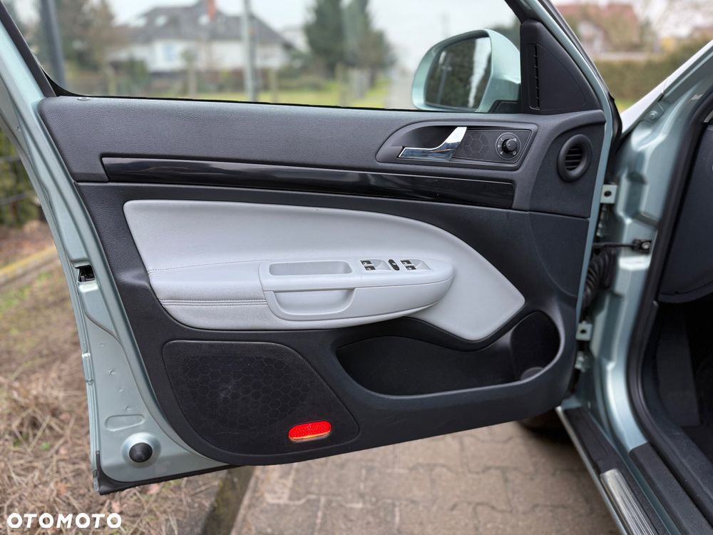 Skoda Octavia 2.0 TDI DPF L&K DSG - 23